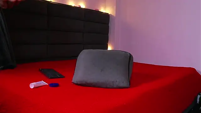 kathieandpovcock1's cam snapshot