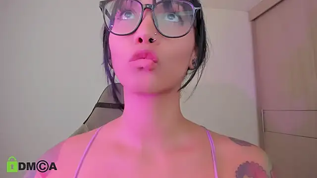 alice-rausing's cam snapshot