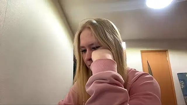 RoseBakeer's cam snapshot