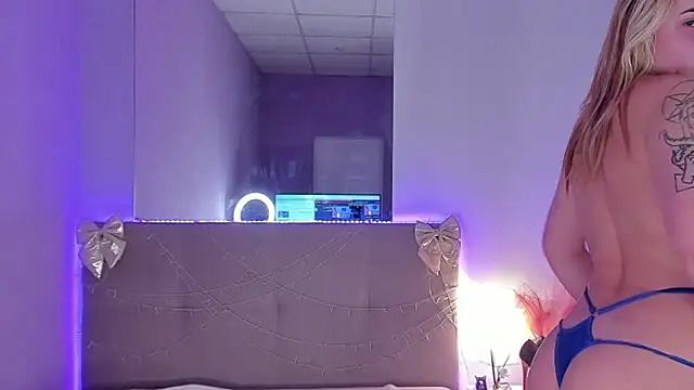 LunaHeadley's cam snapshot