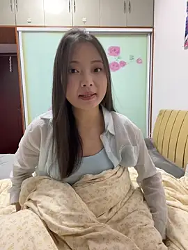 BIGBABYYEYE live sex cam