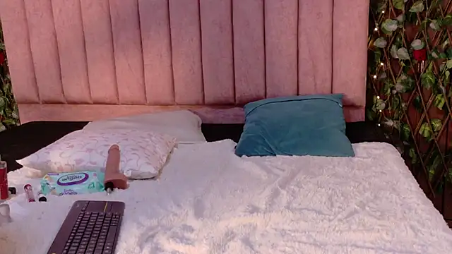 MiaJanss's cam snapshot