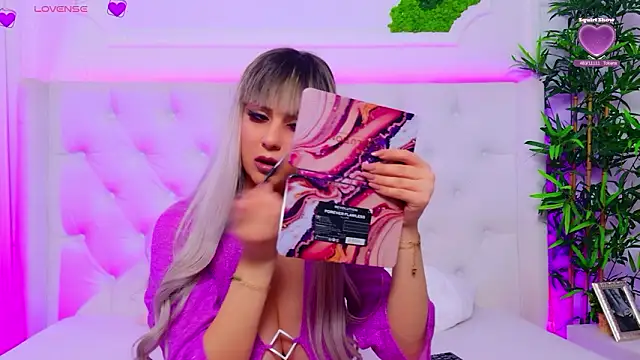 AriannaSins live sex cam