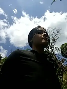 laura_arias018's cam snapshot