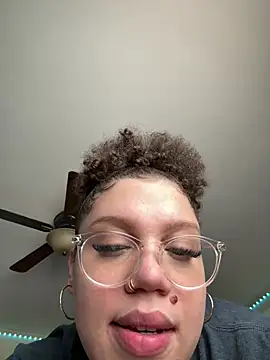 QueenNuttCollector's cam snapshot