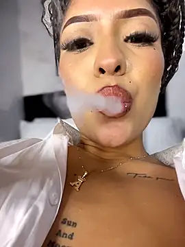 MystiqueXXX's cam snapshot