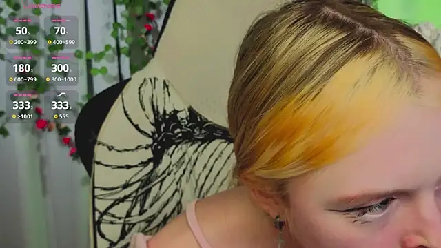 ElvenQueen's cam snapshot