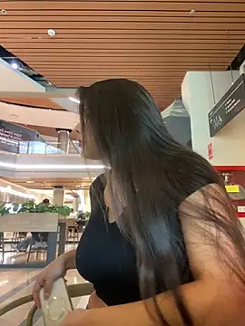 BellaLeclair's cam snapshot