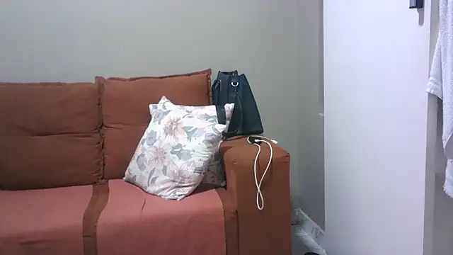 lorraine2036 live sex cam