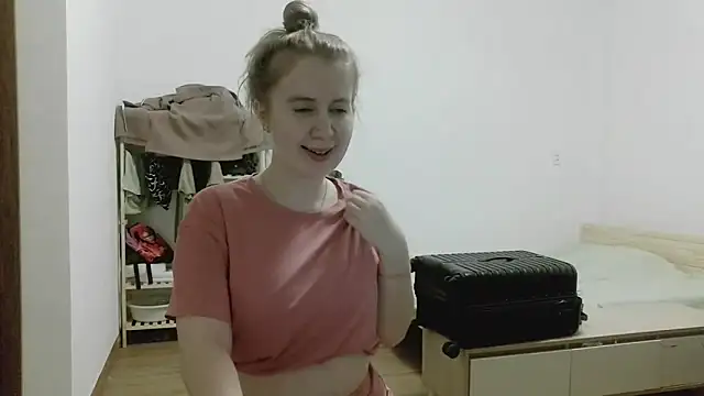 EllaJourney's cam snapshot