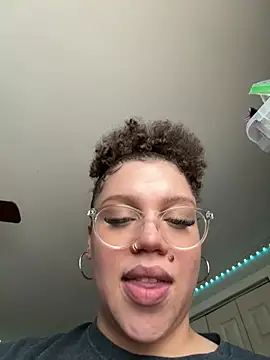 QueenNuttCollector live sex cam