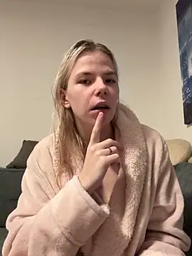 BlondieJujuVibe's cam snapshot