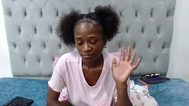 SexyAdelexx's cam snapshot