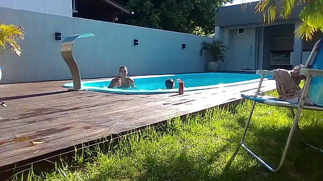 JUNINHOLEKEJR live sex cam