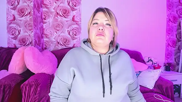 CurlyDreams's cam snapshot