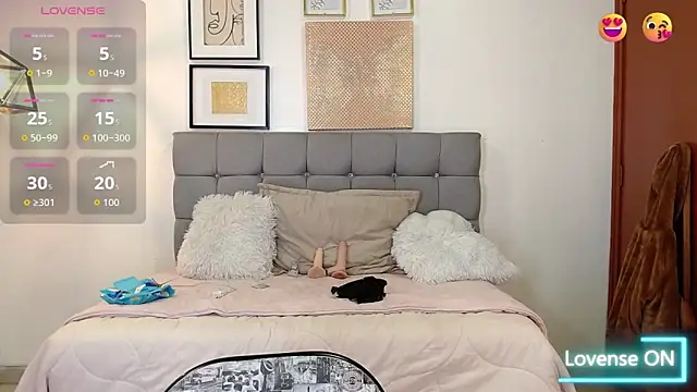 _naomi_s's cam snapshot