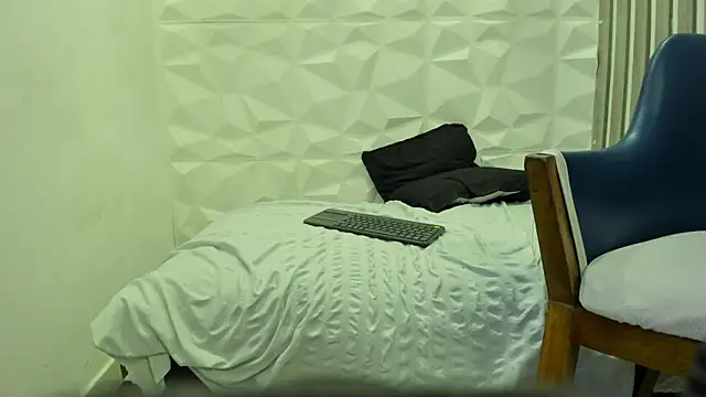 LeonidasKaiser live sex cam