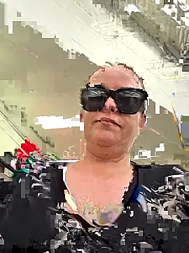 julimonroe's cam snapshot