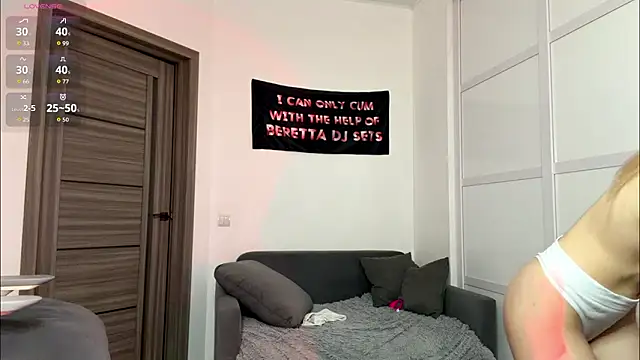 MarisLile live sex cam