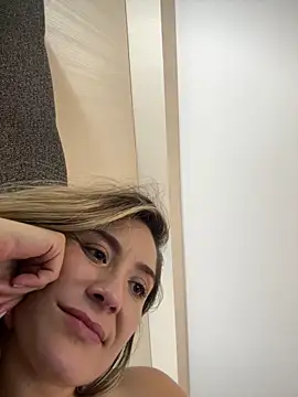 Mariana_gom's cam snapshot