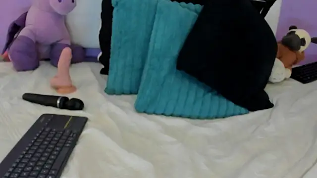 Charlotte11-11's cam snapshot