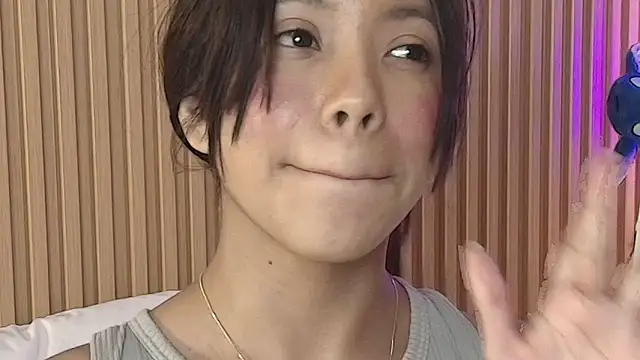 emily_sweett24's cam snapshot