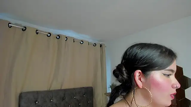 DaphneGlas's cam snapshot