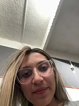 Isabella_Varella's cam snapshot