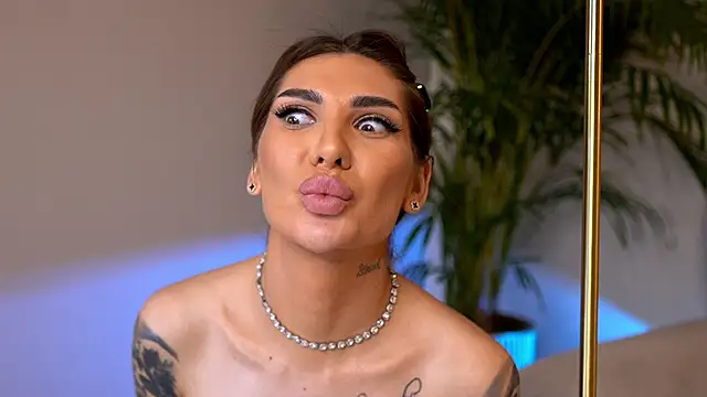 Tinydoll_XO's cam snapshot