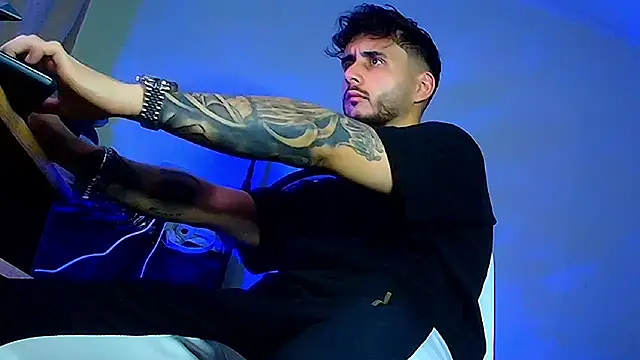 XanderCage99 live sex cam