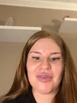 RedFoxQueen live sex cam