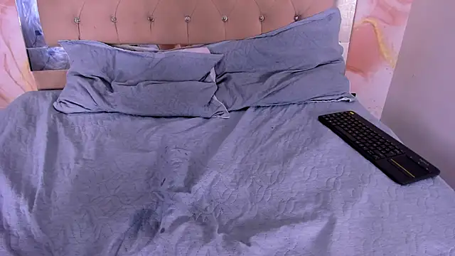 Kloe_skinny's cam snapshot