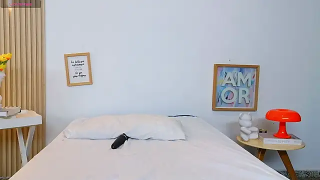 Pocahontaxxx1's cam snapshot