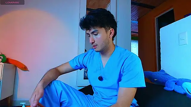 santyago_taylor live sex cam