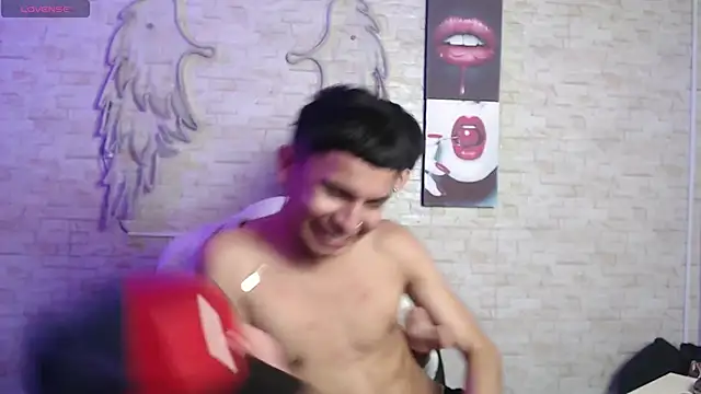 axel_milo_kairo_and_noa's cam snapshot