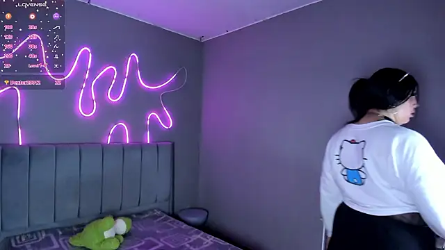 Kiara_myler's cam snapshot