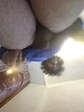 IoAndrea's cam snapshot