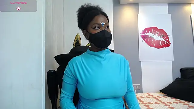 kavya_suri_'s cam snapshot