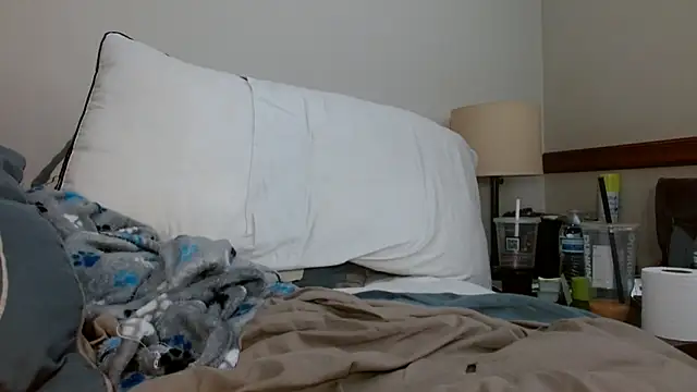 FrankieFuckMe live sex cam