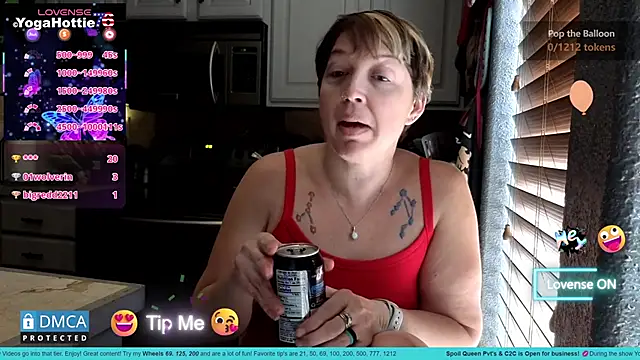 YogaHottie76's cam snapshot