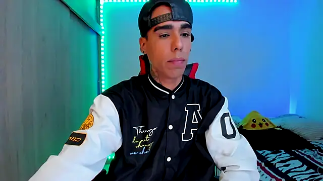 Damianwhite live sex cam