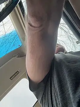 DILFiGuess1 live sex cam