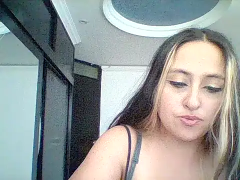 Keyla-30Queen's cam snapshot