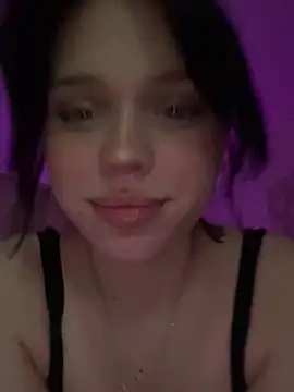 _luna_fox_'s cam snapshot