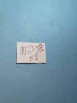 Naughty-Chaaya's cam snapshot