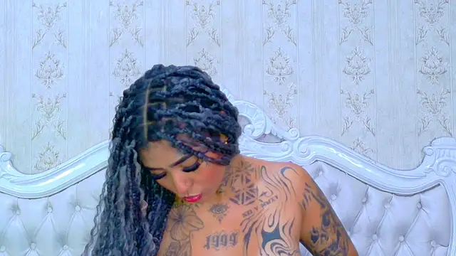 EmilieLake's cam snapshot