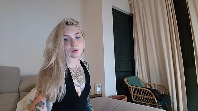 tattoobbgirl's cam snapshot