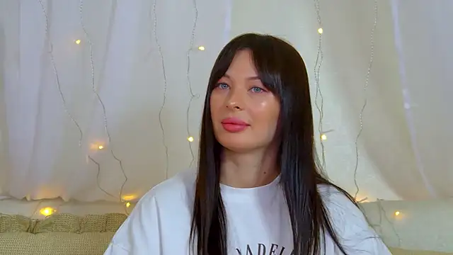 AlexandraBloom's cam snapshot