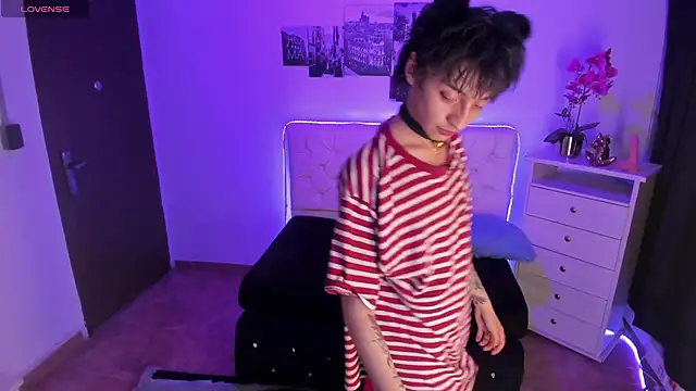 Juli_Roos_'s cam snapshot