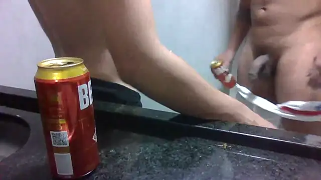 JUNINHOLEKEJR live sex cam